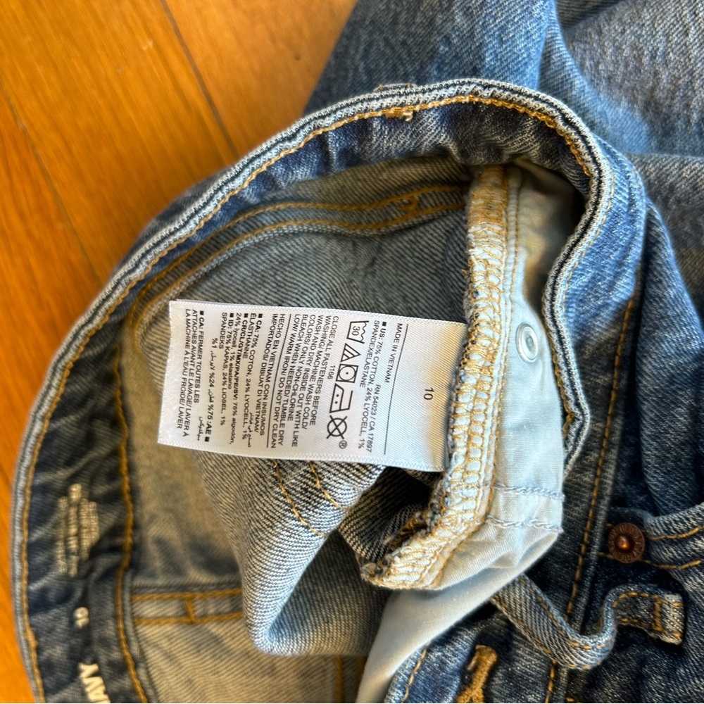 Old Navy Extra High Rise Capis - Picture 4 of 9